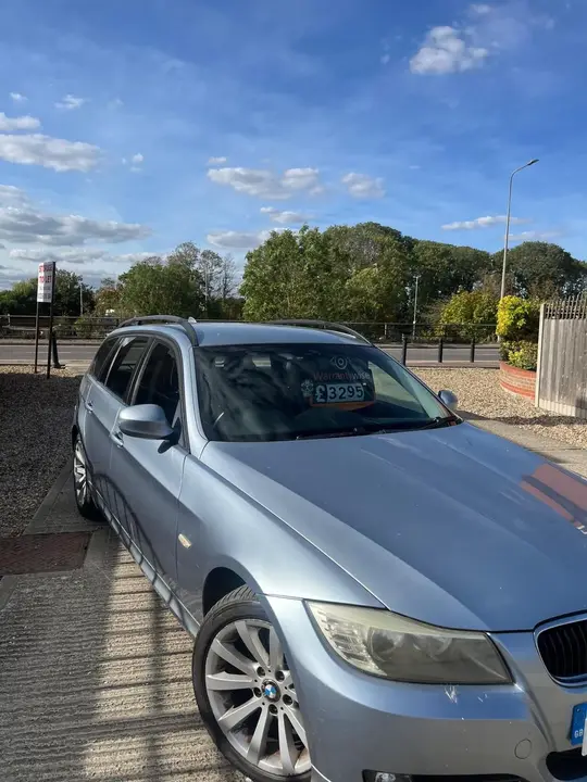 BMW 3 Series 2009 photo 3