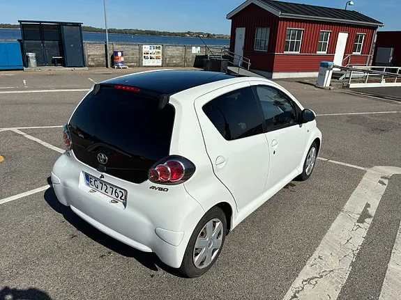 Toyota Aygo 2012 photo 2