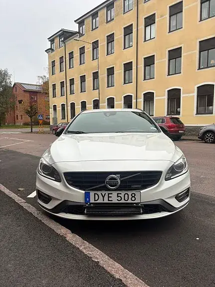 Volvo V60 2015 photo 2