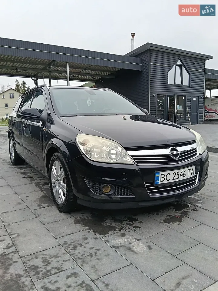 Opel Astra 2009 photo 2