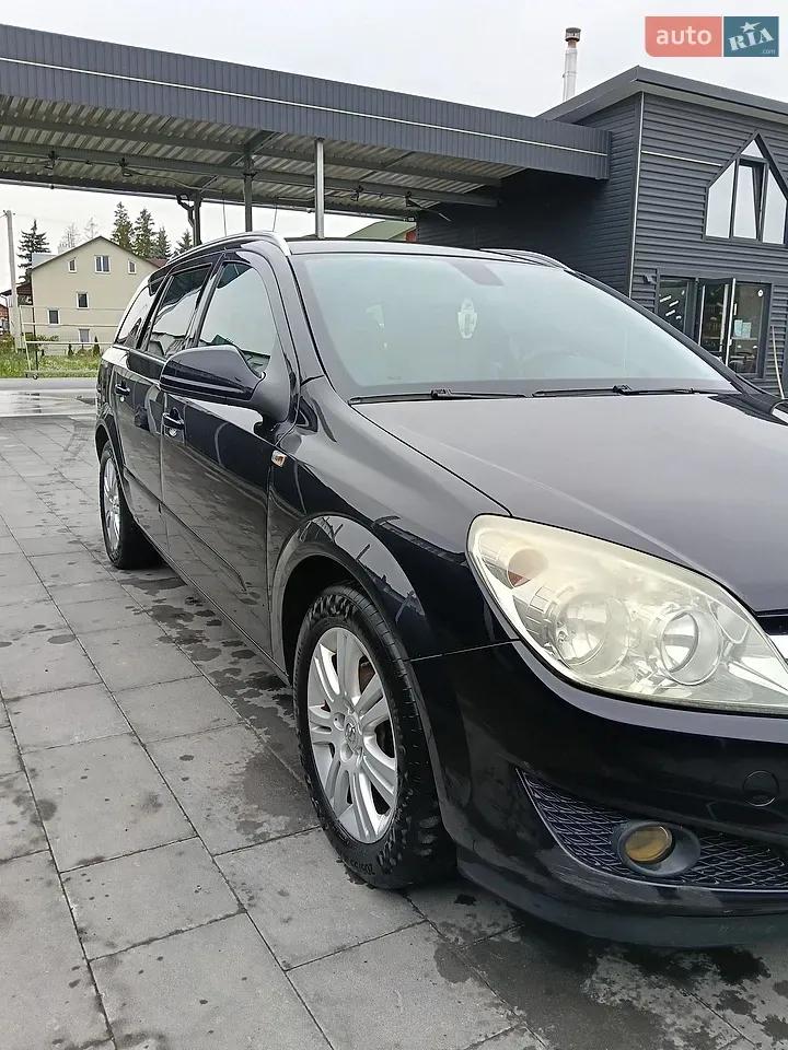 Opel Astra 2009 photo 3