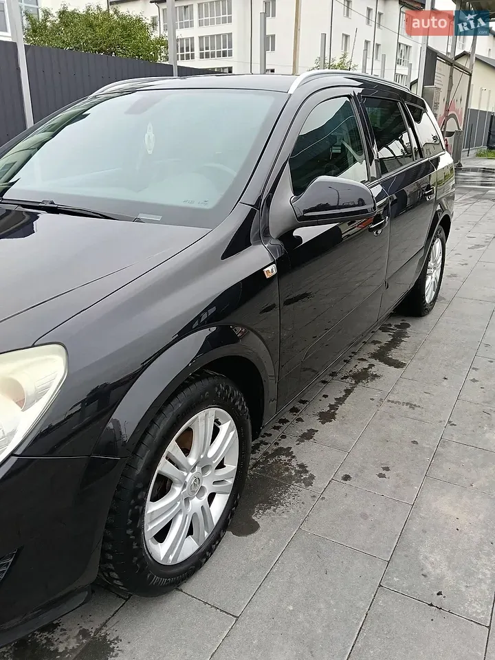 Opel Astra 2009 photo 4