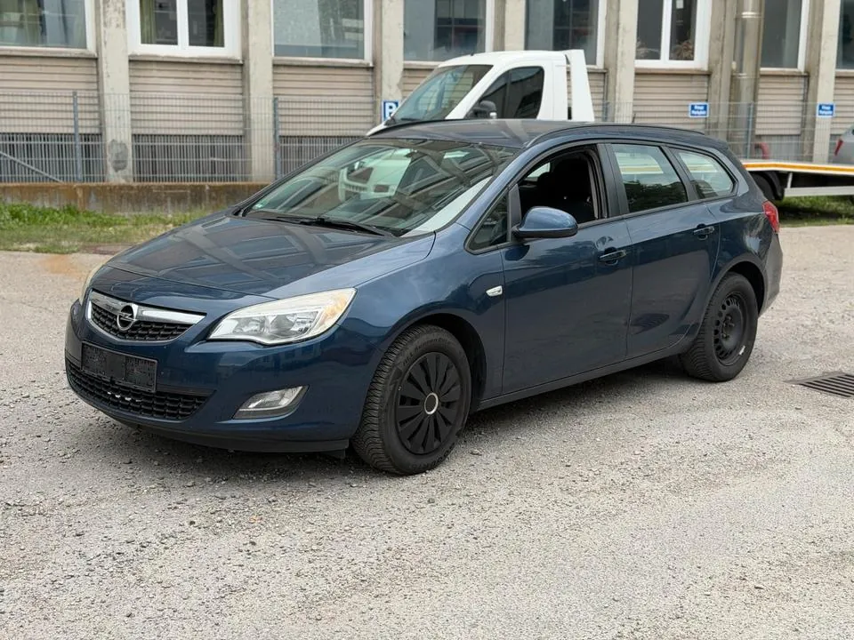 Opel Astra J