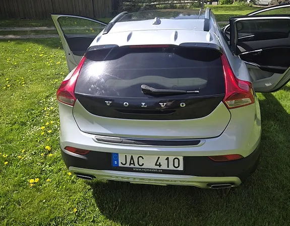 Volvo V40 Cross Country 2013 photo 4