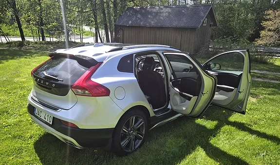 Volvo V40 Cross Country 2013 photo 5