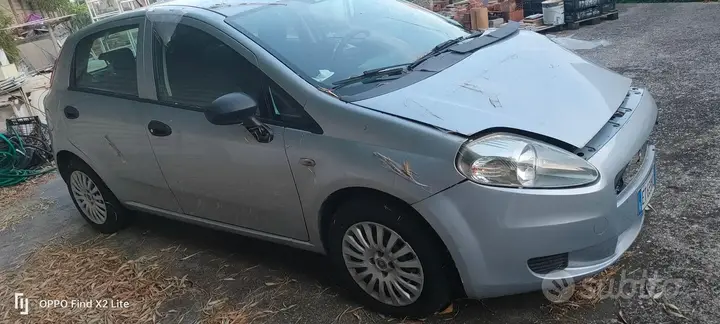 Fiat Grande Punto 2007 photo 2