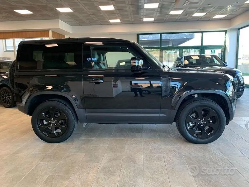 Land Rover Defender 2023 photo 5