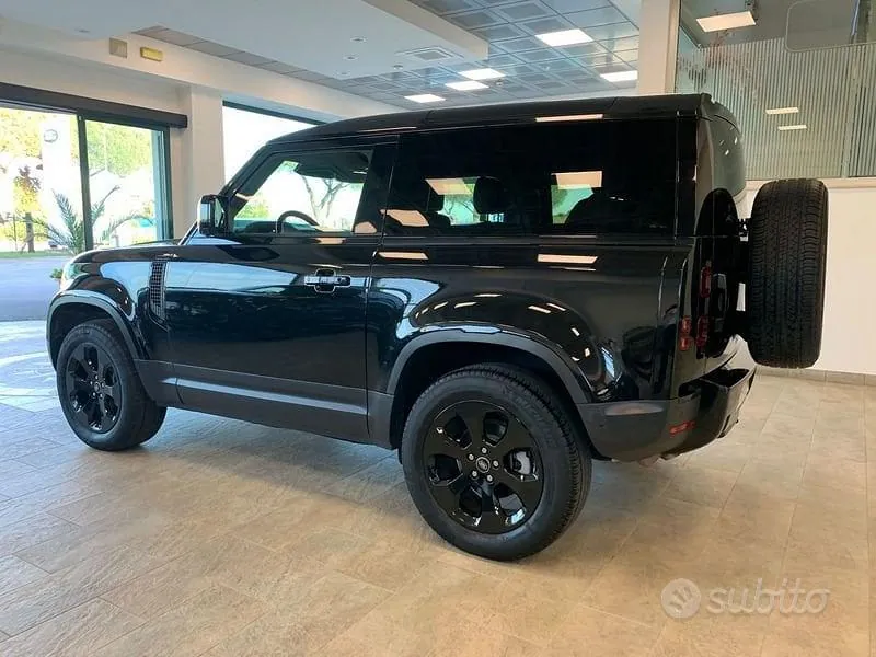 Land Rover Defender 2023 photo 4