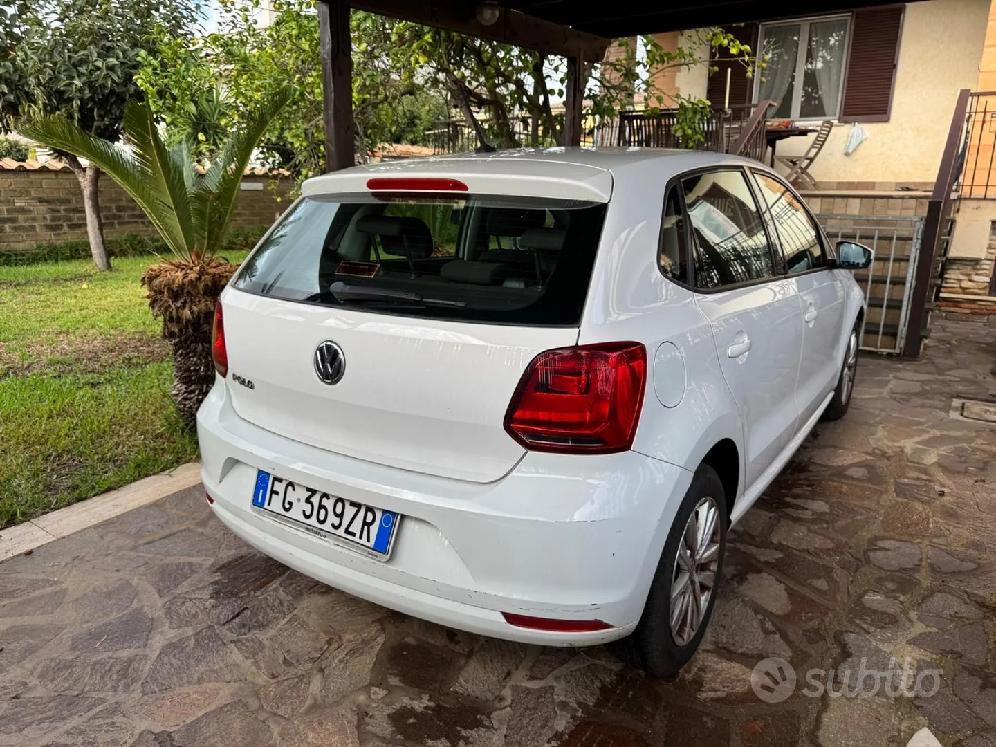 Volkswagen Polo 2017 photo 2