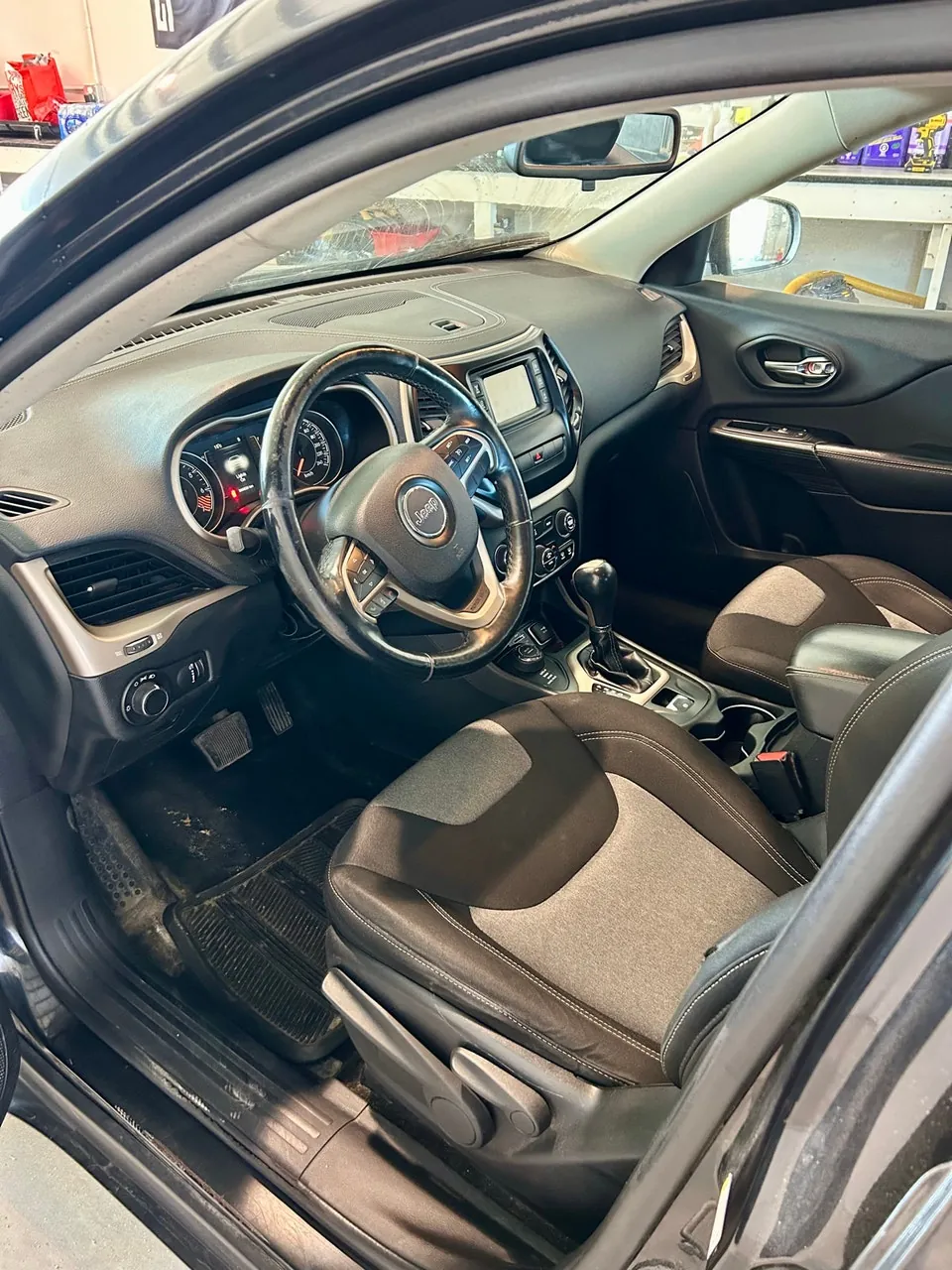 Jeep Cherokee 2014 photo 4