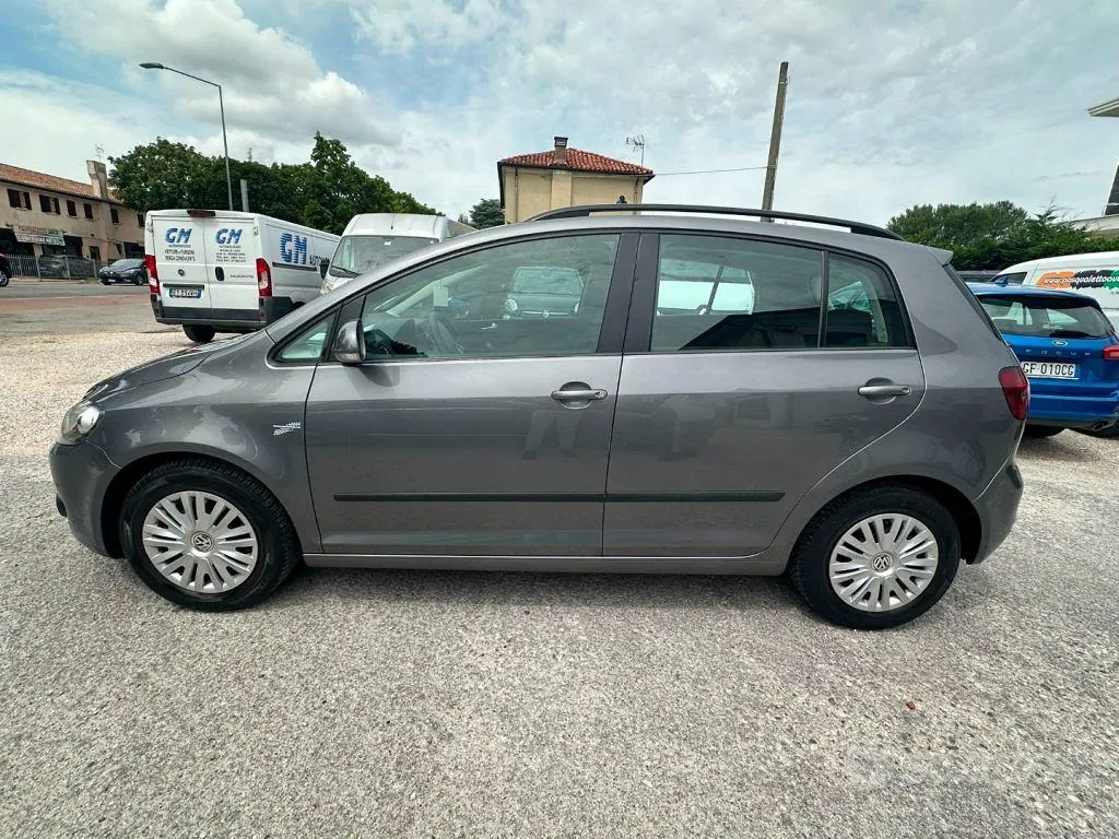 Volkswagen Golf Plus 2013 photo 2
