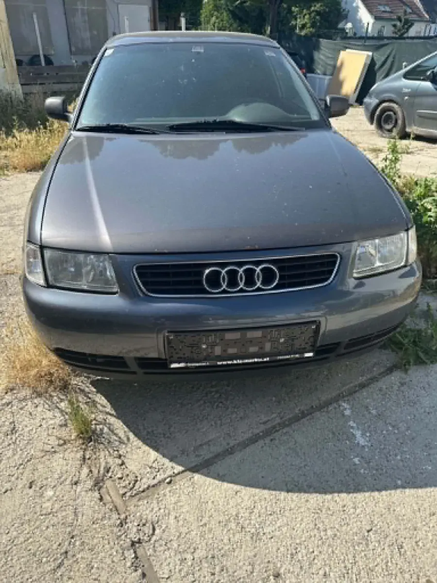 Audi A3 1999 photo 2