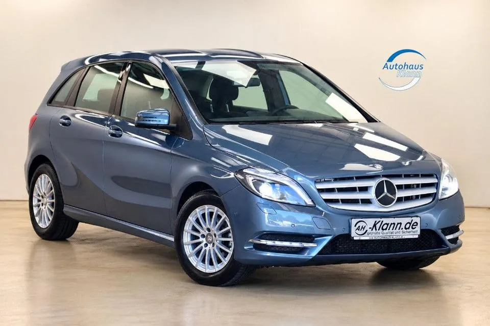 Mercedes-Benz B 180