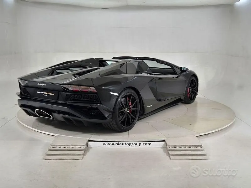 Lamborghini Aventador 2021 photo 4