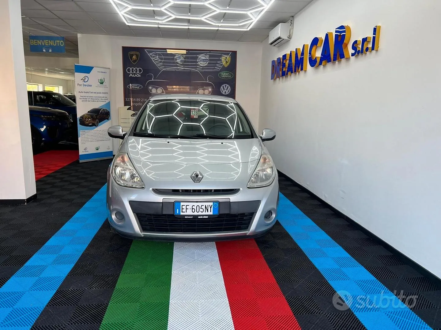 Renault Clio 2010 photo 2