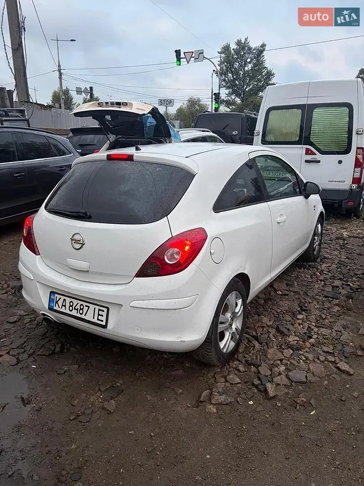 Opel Corsa 2011 photo 5