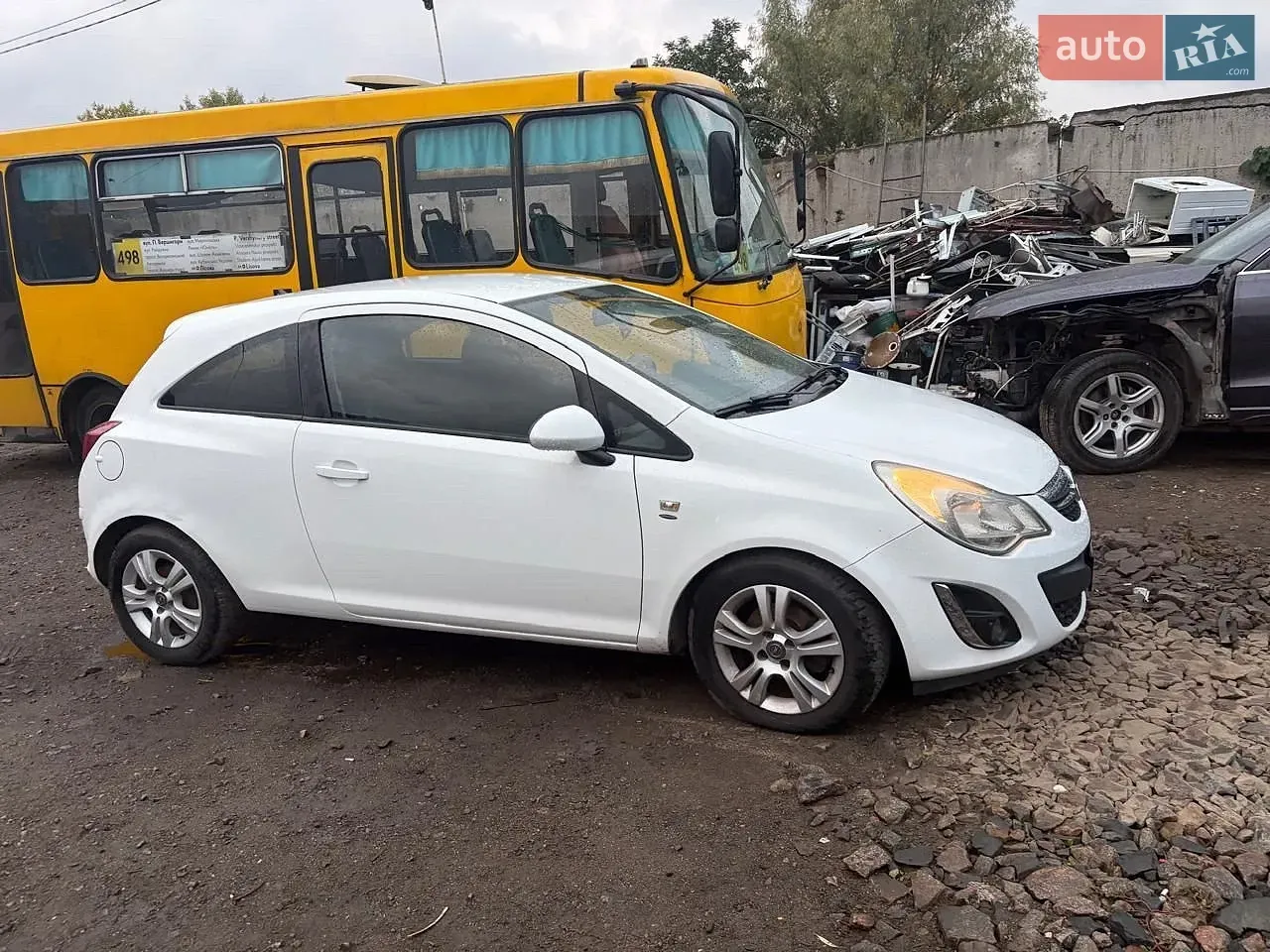 Opel Corsa 2011 photo 2