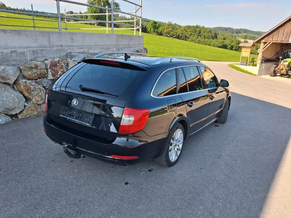 Skoda Superb 2014 photo 3