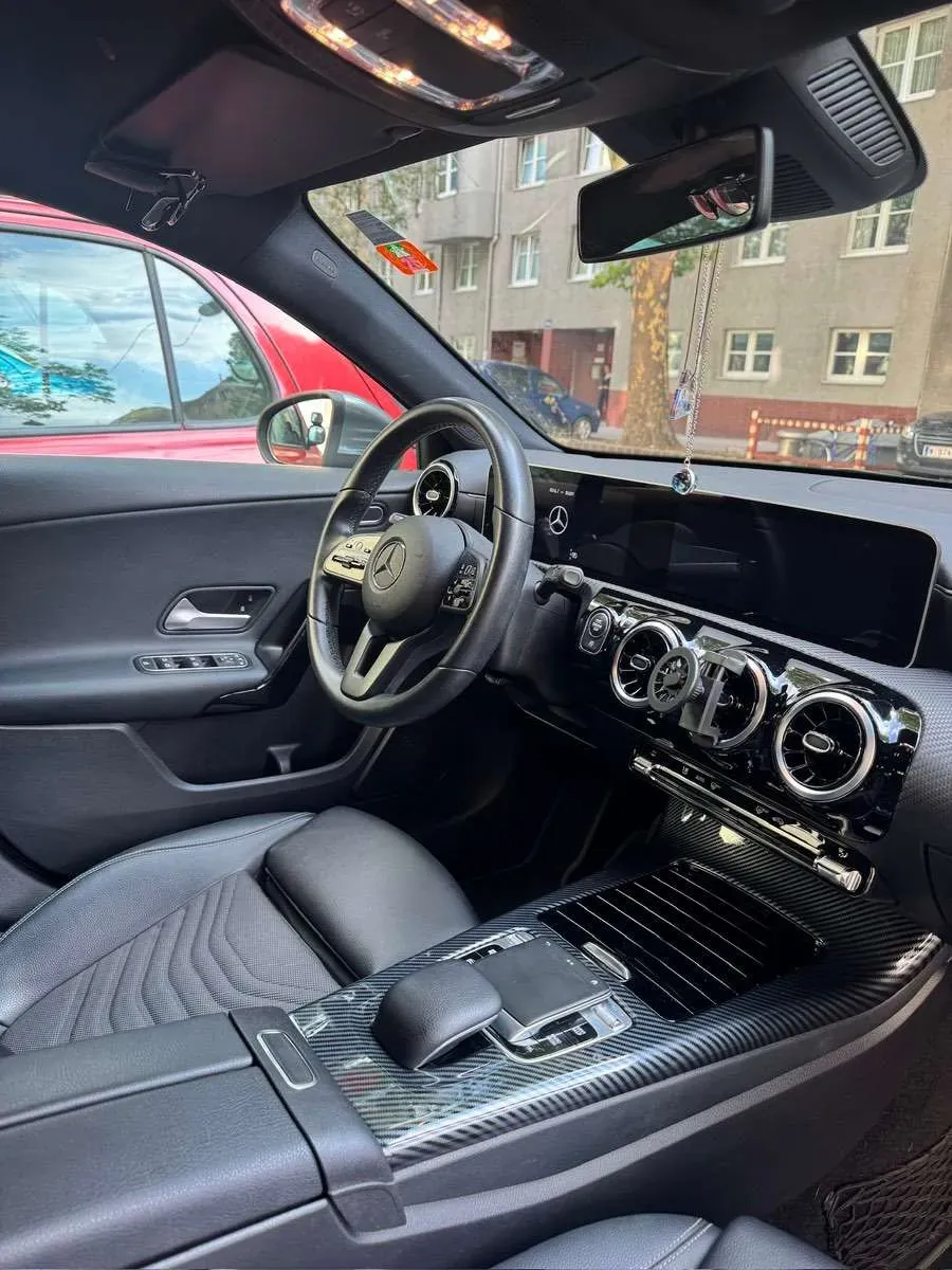Mercedes-Benz A-Class 2019 photo 3