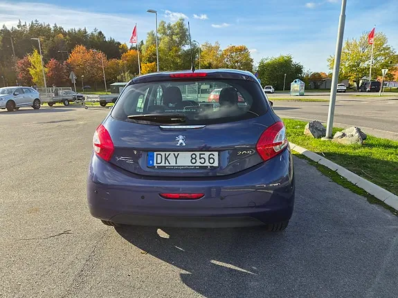 Peugeot 208 2012 photo 5