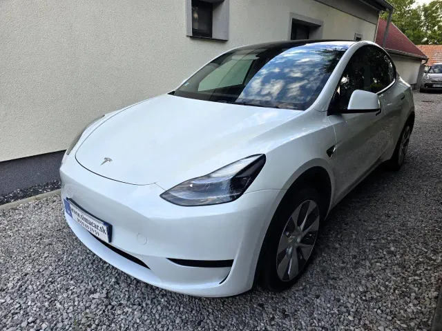 Tesla Model Y 2023 photo 3