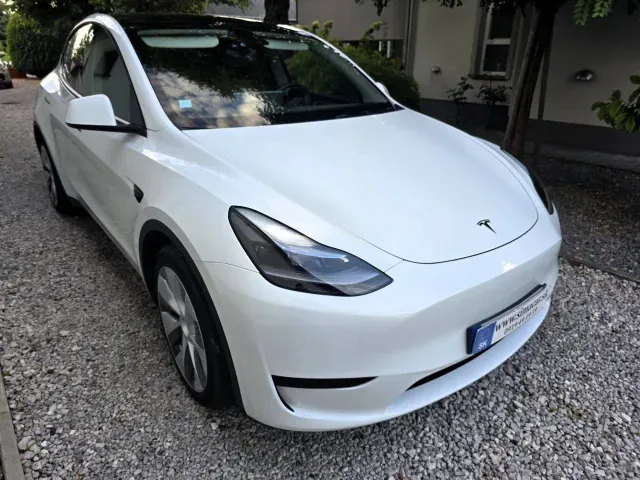Tesla Model Y 2023 photo 4