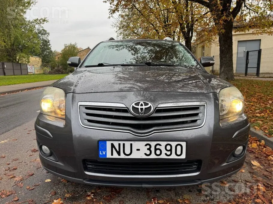 Toyota Avensis 2009 photo 2