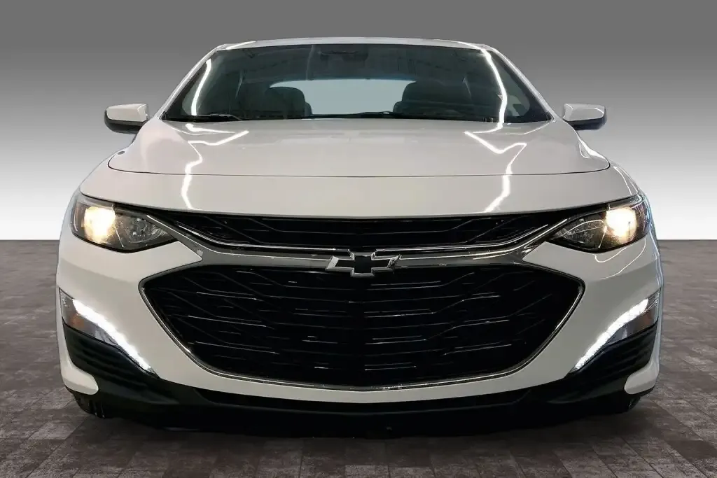 Chevrolet Malibu 2024 photo 3