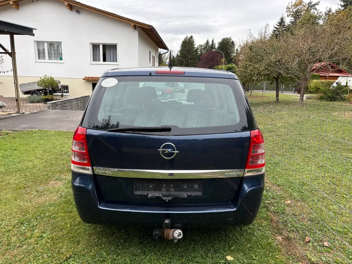 Opel Zafira 2011 photo 3