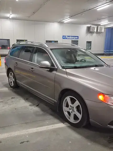 Volvo V70 2012 photo 2
