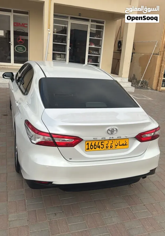 Toyota Camry 2019 photo 2