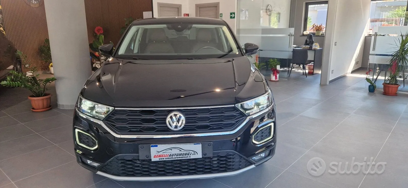 Volkswagen T-Roc 2019 photo 2