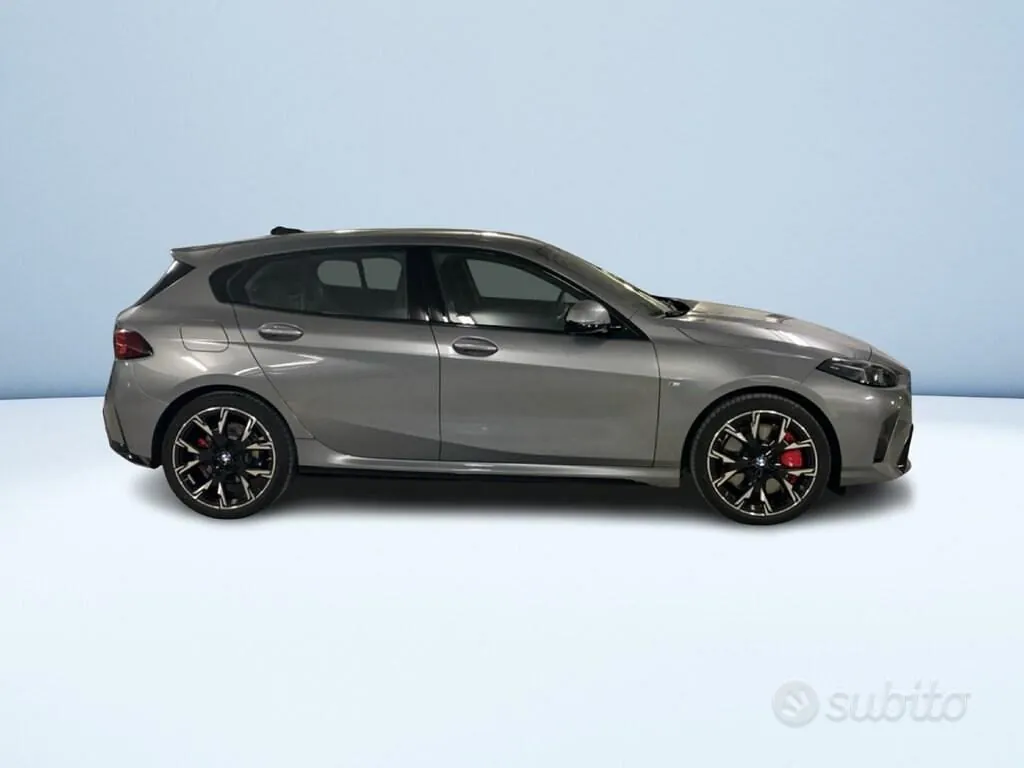 BMW 1 Series 2025 photo 4
