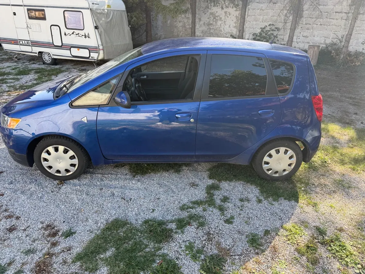 Mitsubishi Colt 2012 photo 2