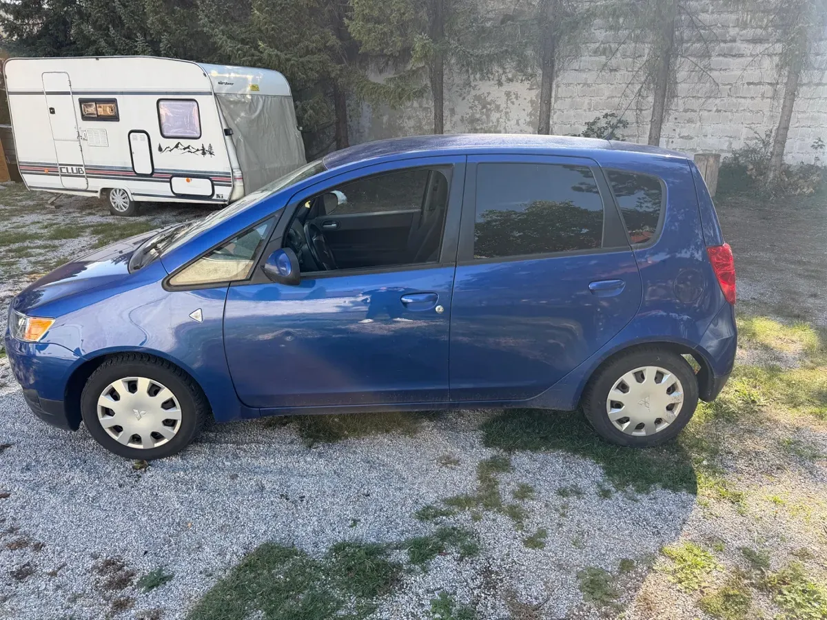 Mitsubishi Colt 2012 photo 3