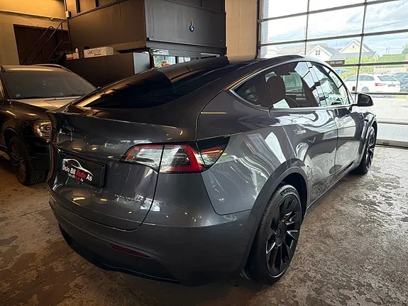 Tesla Model Y 2021 photo 4