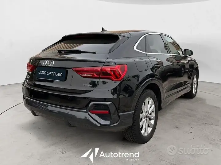Audi Q3 2021 photo 2