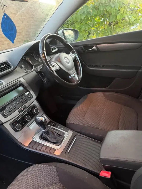 Volkswagen Passat 2011 photo 3