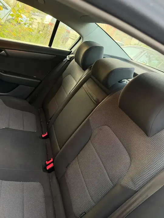 Volkswagen Passat 2011 photo 4