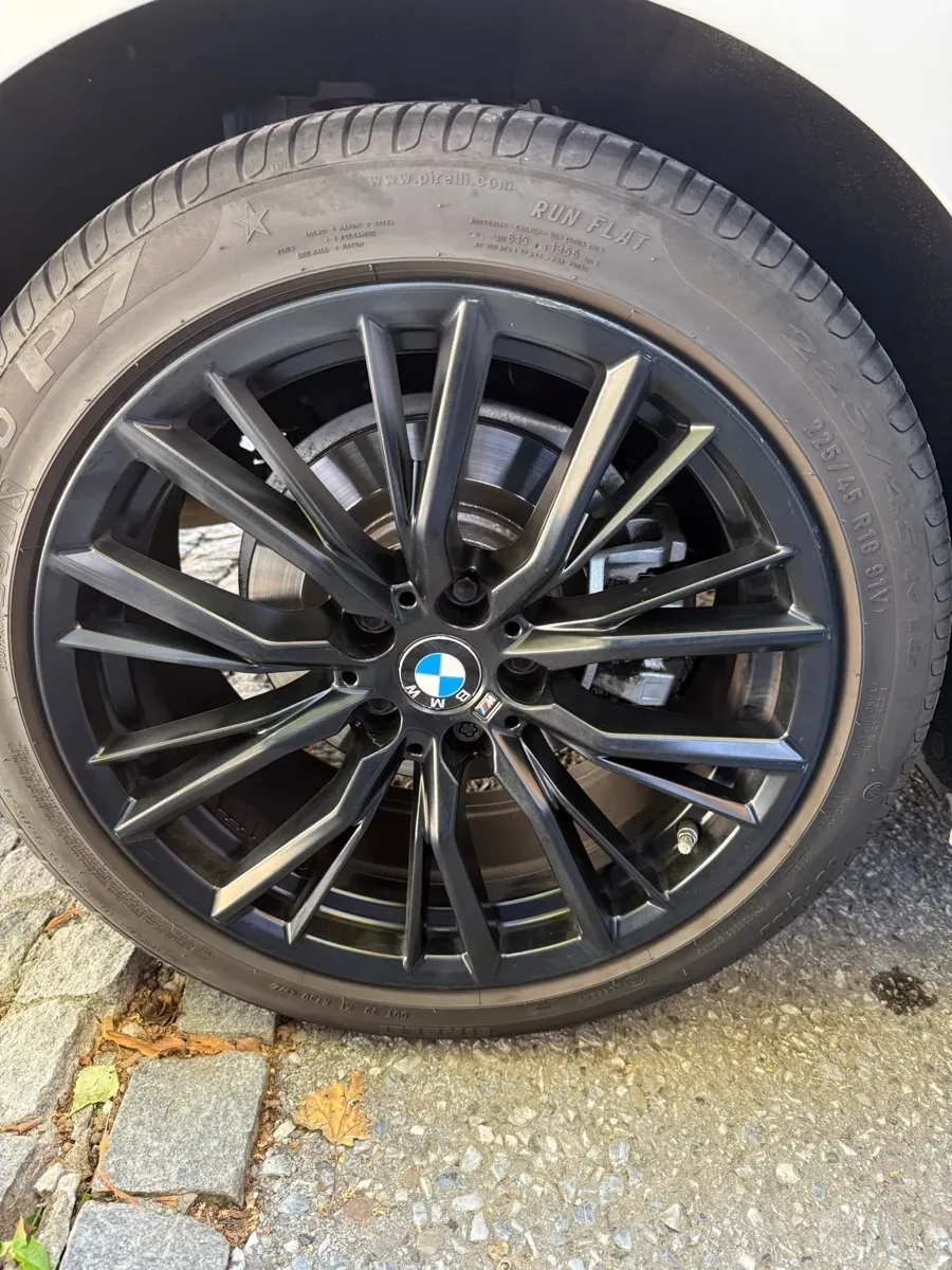 BMW 3 Series 2019 photo 2