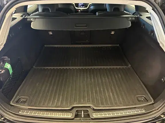 Volvo V60 2022 photo 2