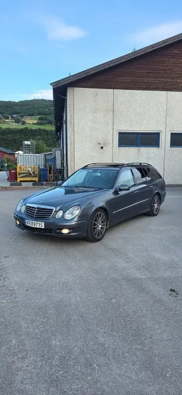 Mercedes-Benz E-Class 2006 photo 3