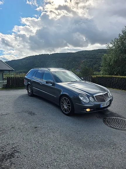 Mercedes-Benz E-Class 2006 photo 4