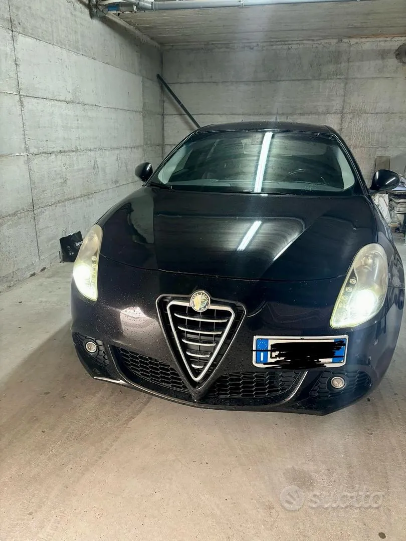 Alfa Romeo Giulietta 2013 photo 2