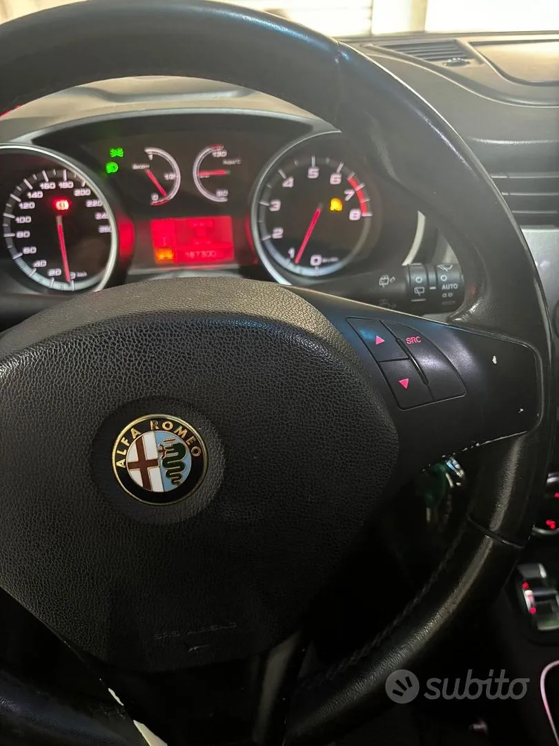 Alfa Romeo Giulietta 2013 photo 3