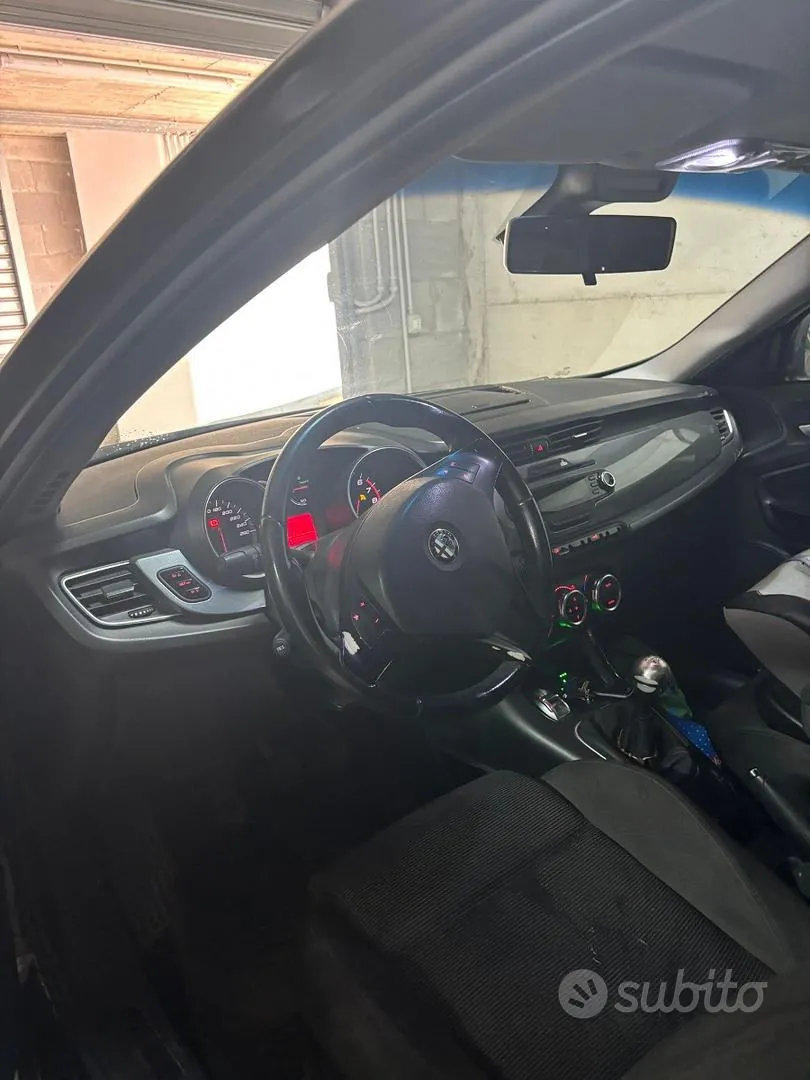 Alfa Romeo Giulietta 2013 photo 4