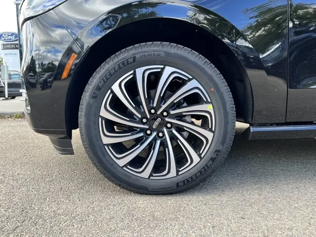 Lincoln Navigator 2027 photo 3