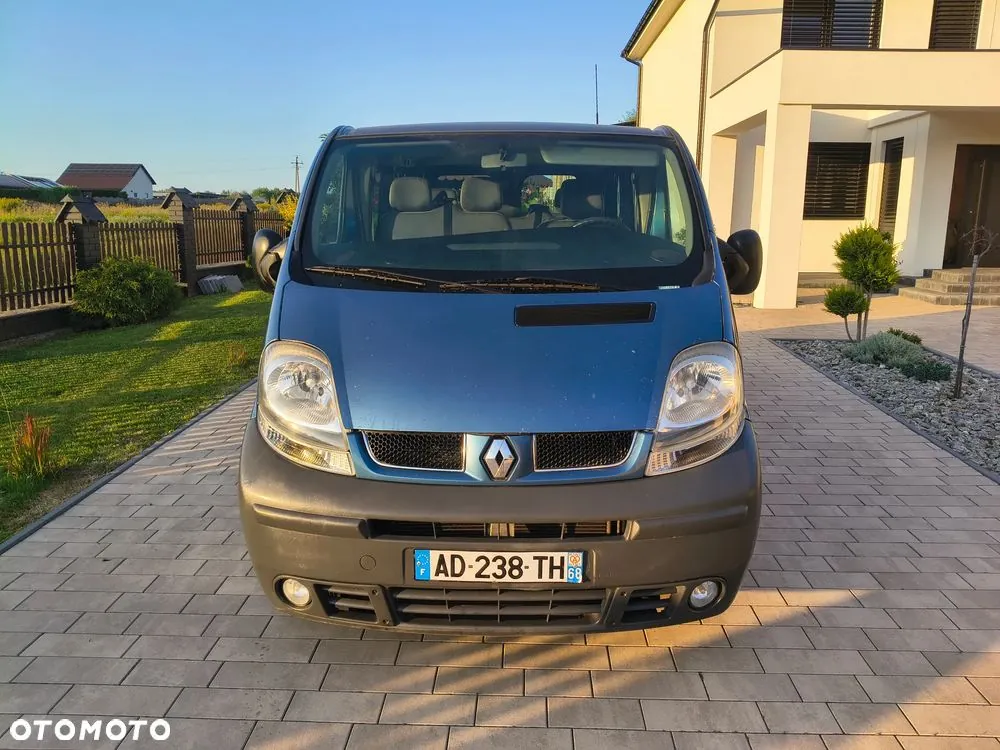 Renault Trafic 2005 photo 2
