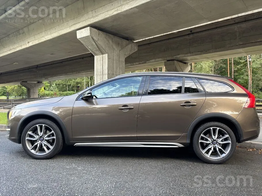 Volvo V60 2015 photo 2