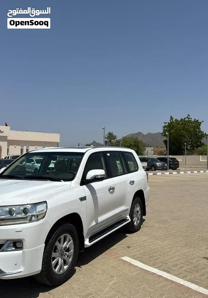 Toyota Land Cruiser 2017 photo 3